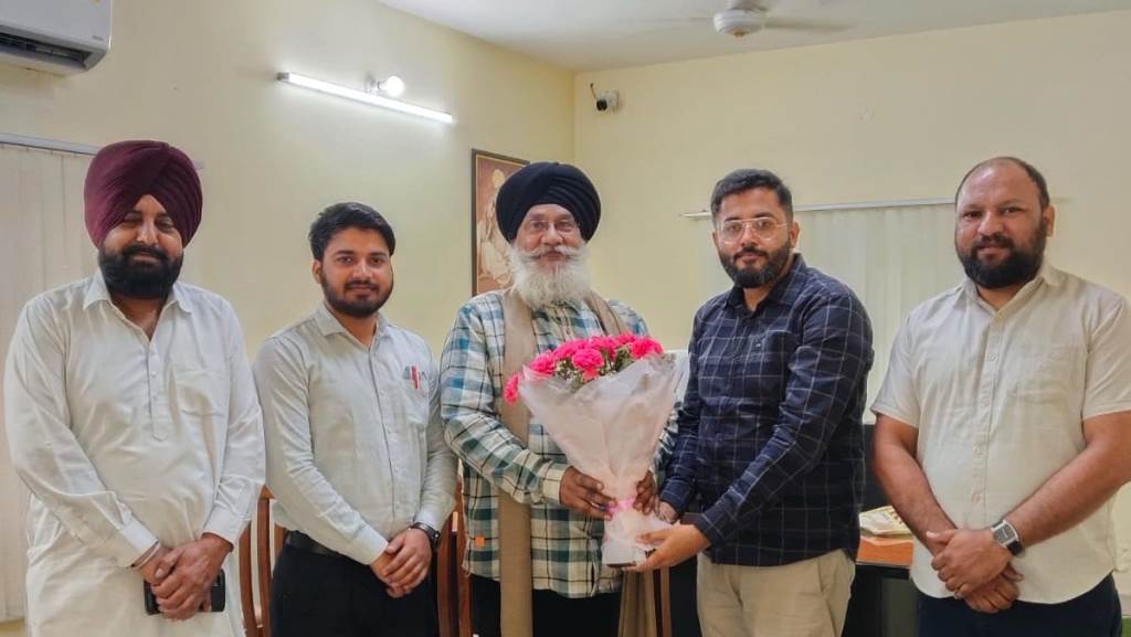 कुलपति के ओएसडी ओएसडी ने यूनिवर्सिटी कॉलेज जंडियाला मंजकी का दौरा किया